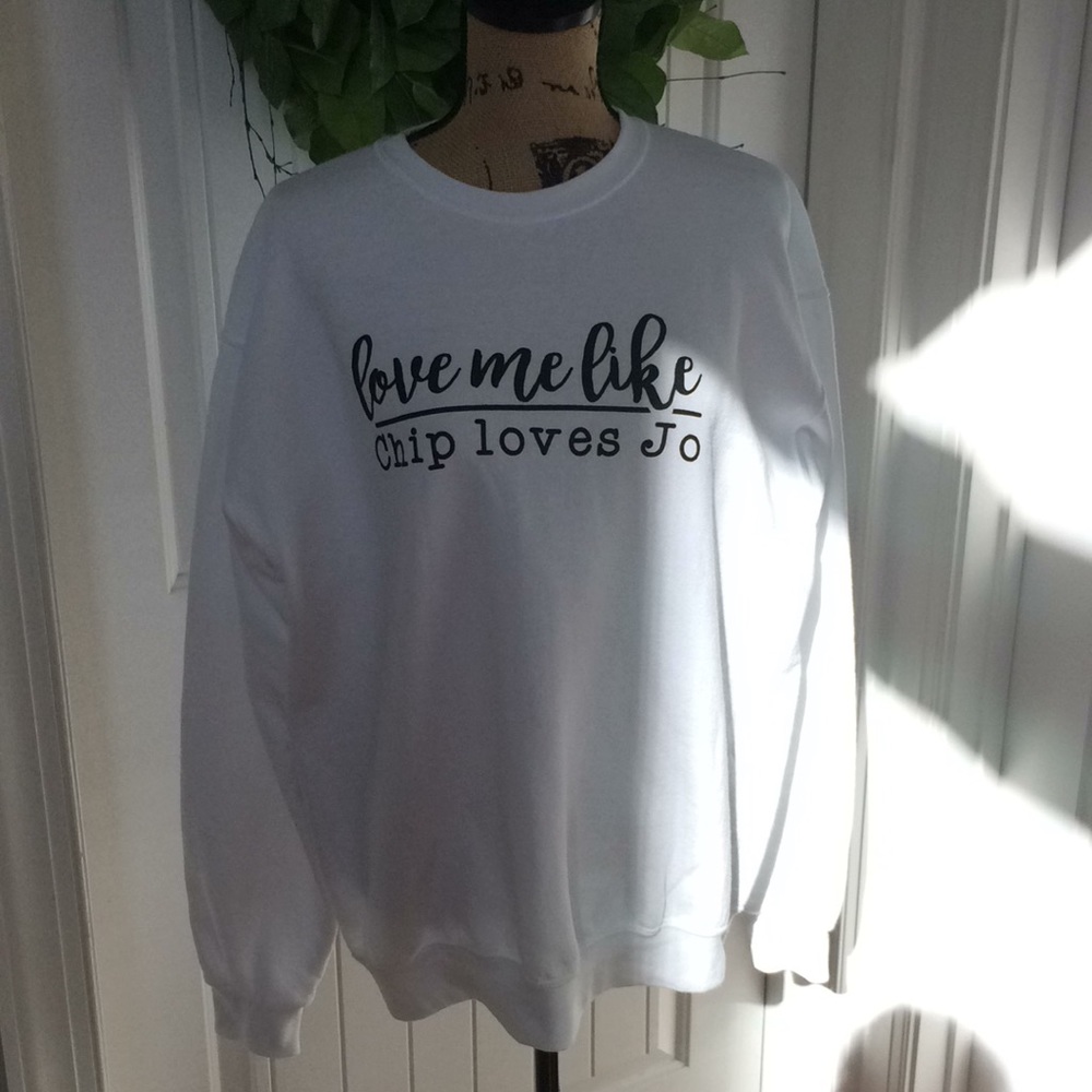 Ocean & 7th white sweatshirt love me like chip L